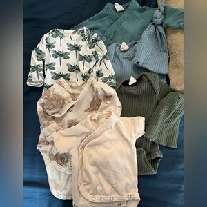 Kate Quinn newborn onesies / bodysuits